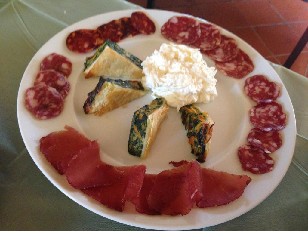 Agriturismo Ristorante Albachiara Villa Carpeneto Bagian luar foto